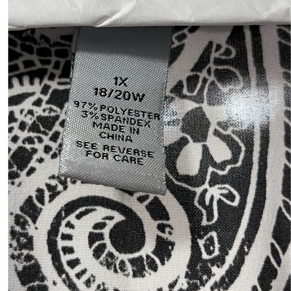 Button down - Picture 2 of 2